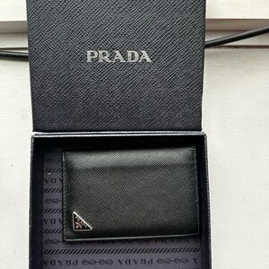 TODAY ONLY DEAL 😍　Prada Black Saffiano Leather Wallet